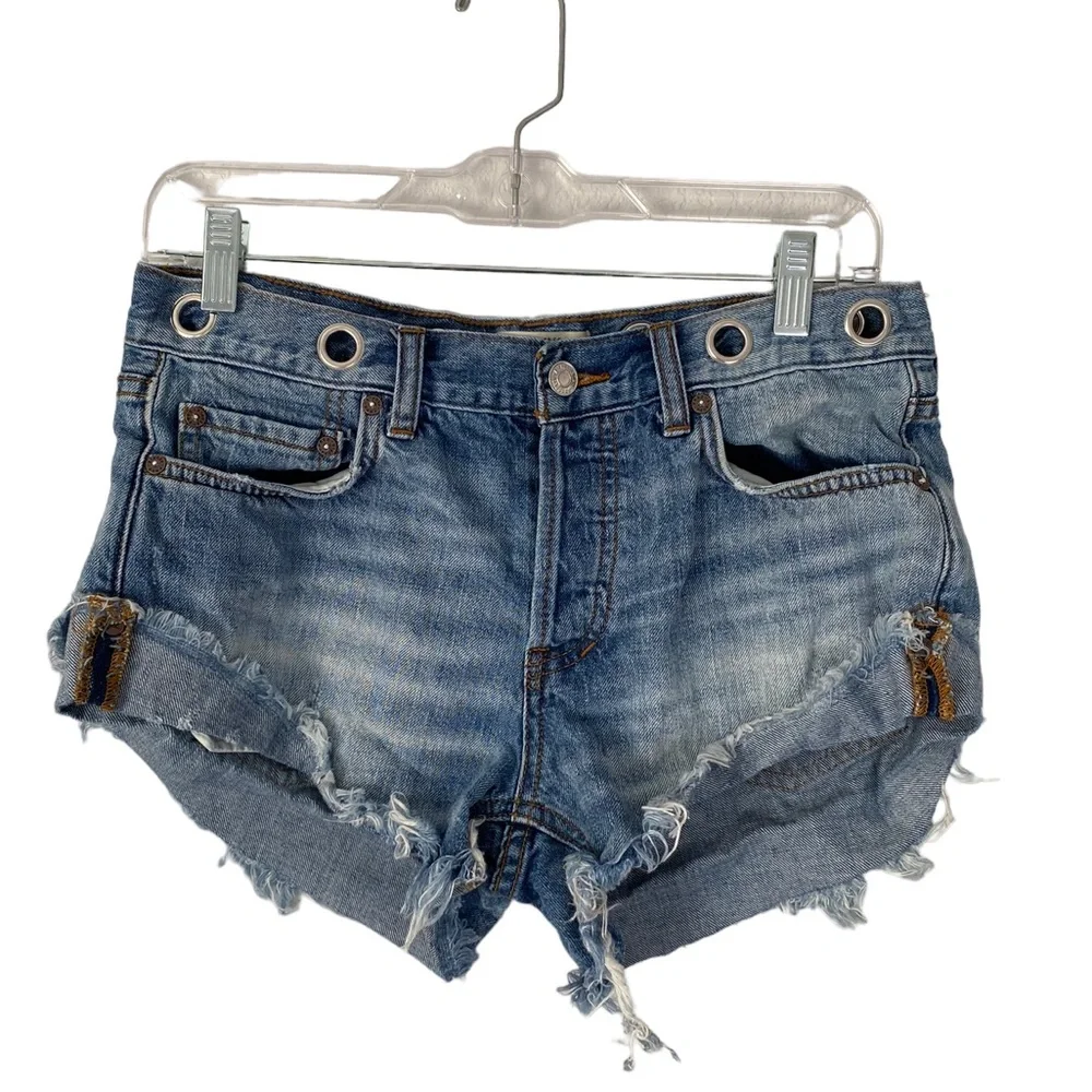 We The Free Denim Cut-off Button Fly Shorts Womens 26 - Picture 2 of 5